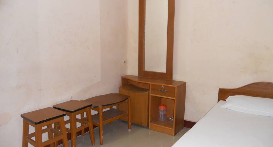 Jins & Jimmy Hotel, Thiruvananthapuram 4
